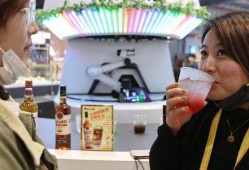 科技调酒视频爆料,视频爆料带你领略未来酒吧风采