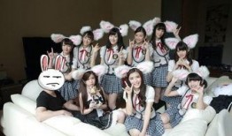 娱乐吃瓜女朋友的限定照片,吃瓜女友限定照片背后的故事