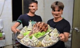 网友爆料美食博主视频,揭秘美食博主视频背后的美食奥秘