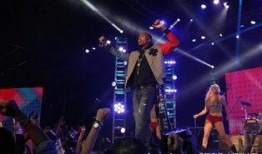 新瓜最新爆料演唱会视频,演唱会现场燃情瞬间，精彩瞬间回顾